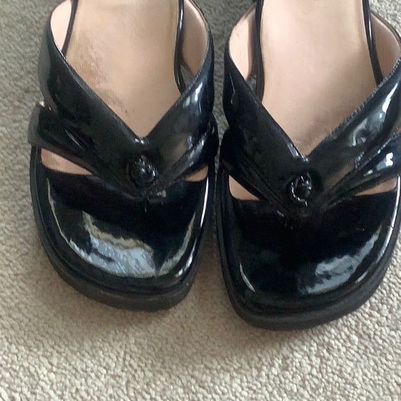 Taryn Rose sandals - Picture 2 of 10